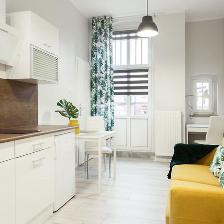 Apartmán Przytulna Kawalerka Z Balkonem 10Min Pieszo Od Dworca/Galerii Katovice Exteriér fotografie